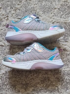 4 for $28 - Athletic Works Toddler Girls 11 Non-Marking Shoes with Lights